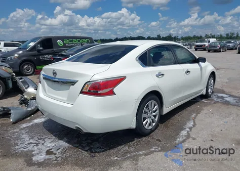 2015 Nissan Altima 2.5 S z USA, uszkodzony, nr VIN 1N4AL3AP6FN338397